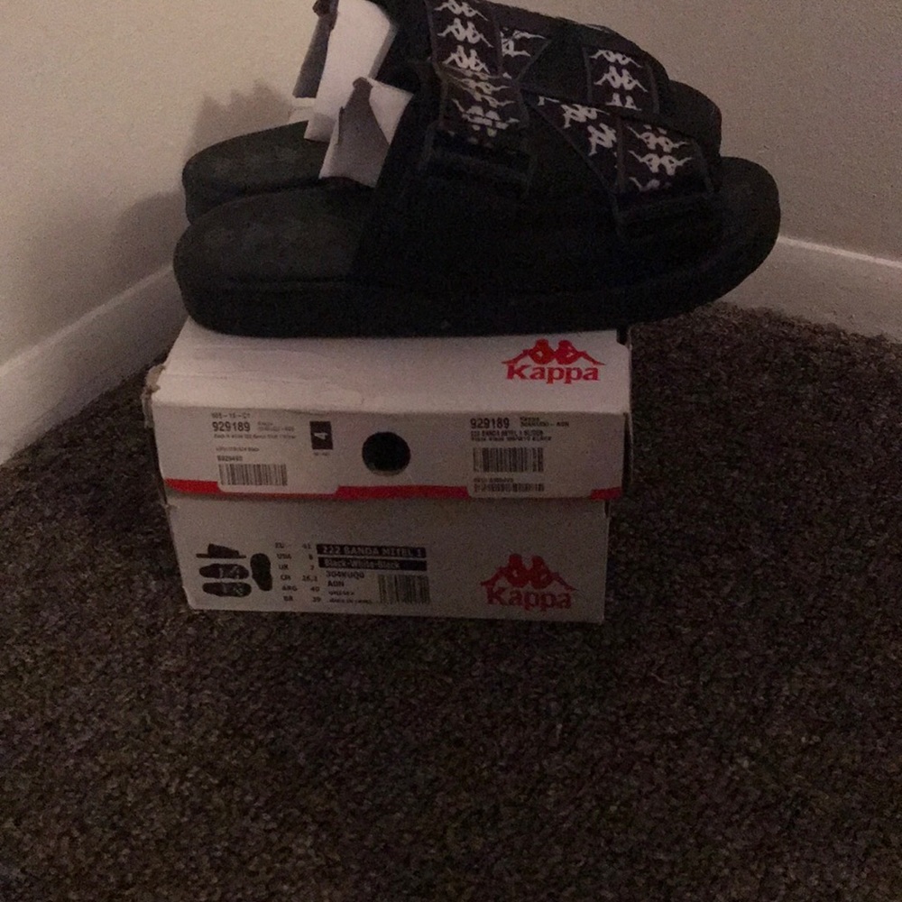 Kappa kappa sandals
